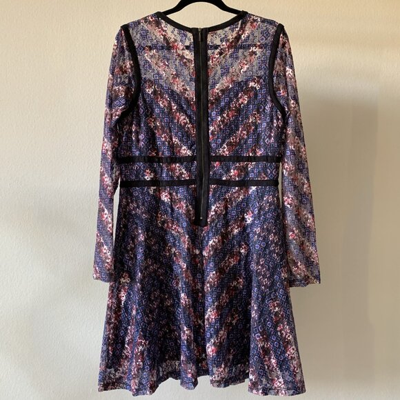 ๐ธ Floral Print Fit & Flare Lace Dress โ Bold & Feminine! ๐ธ - Picture 3 of 3